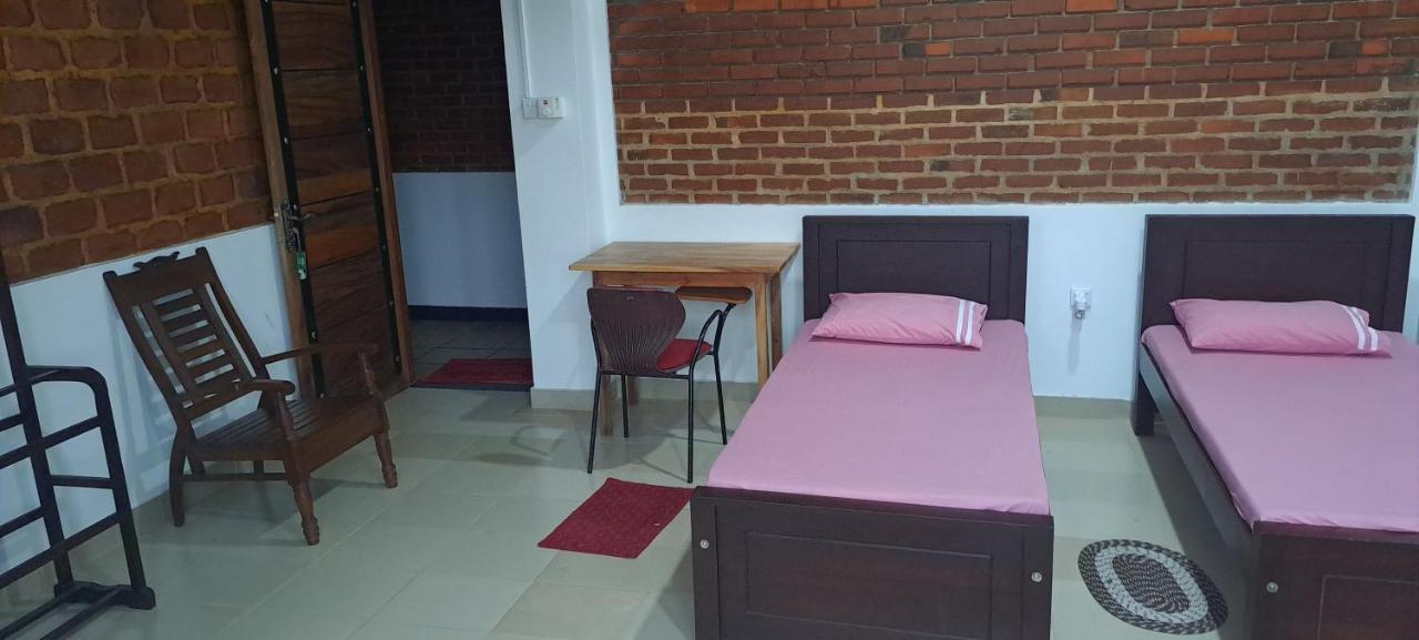 Madu River Edge Hotel Balapitiya Buitenkant foto